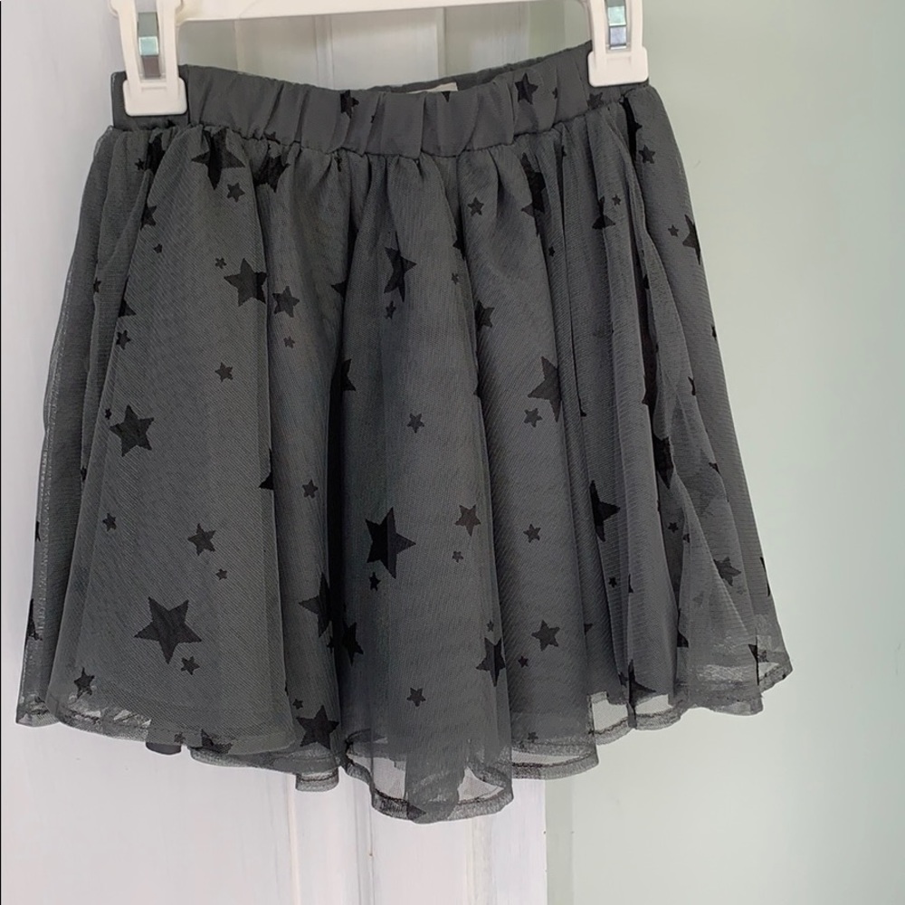 Gray tulle skirt with black stars, like new